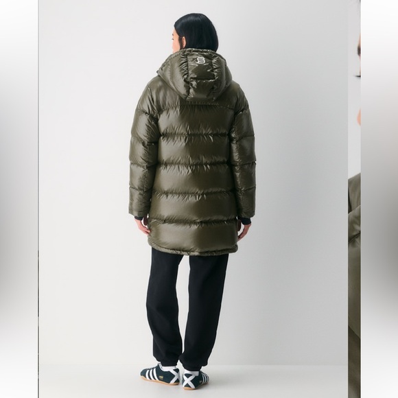 Aritzia super puff midi size small BNWT - Picture 4 of 9